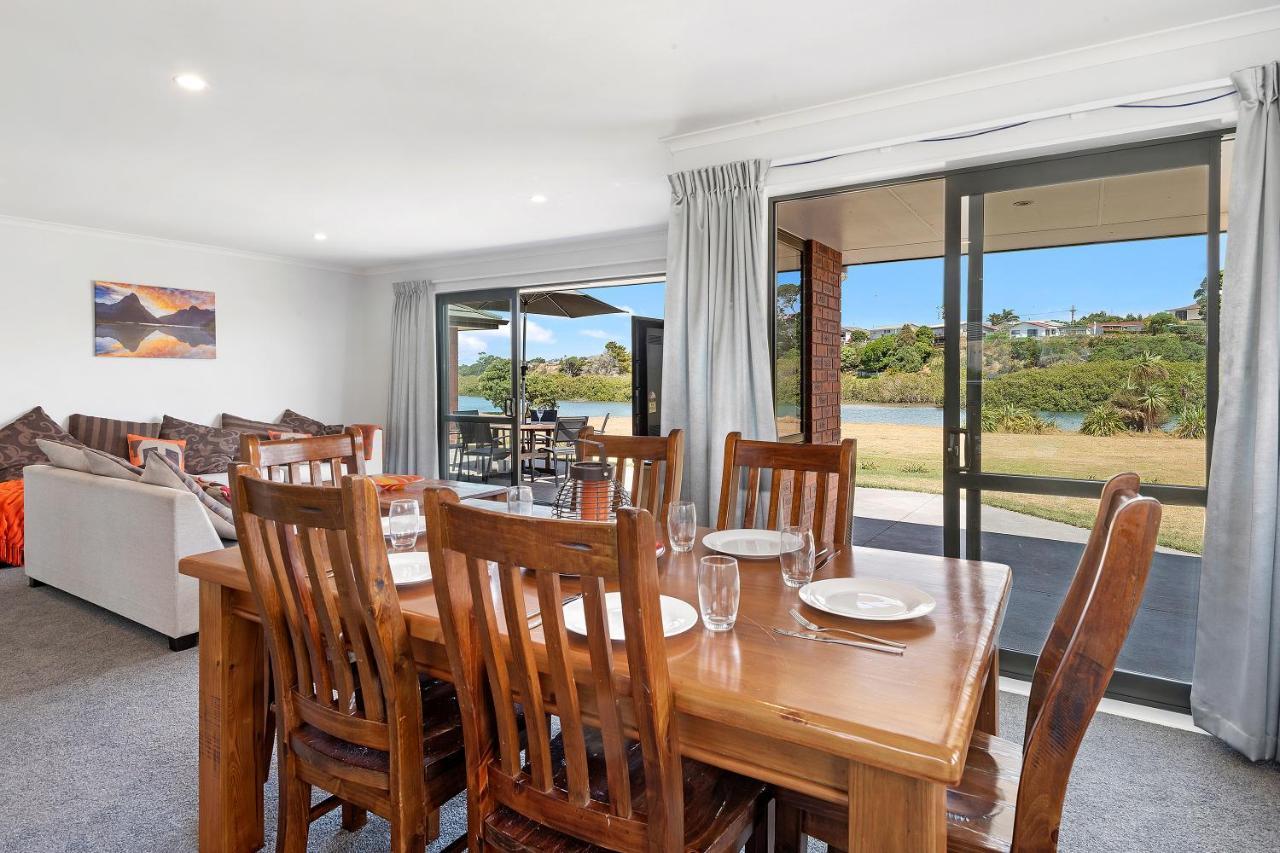 The Waterfront Ruakaka - Ruakaka Holiday Home Εξωτερικό φωτογραφία