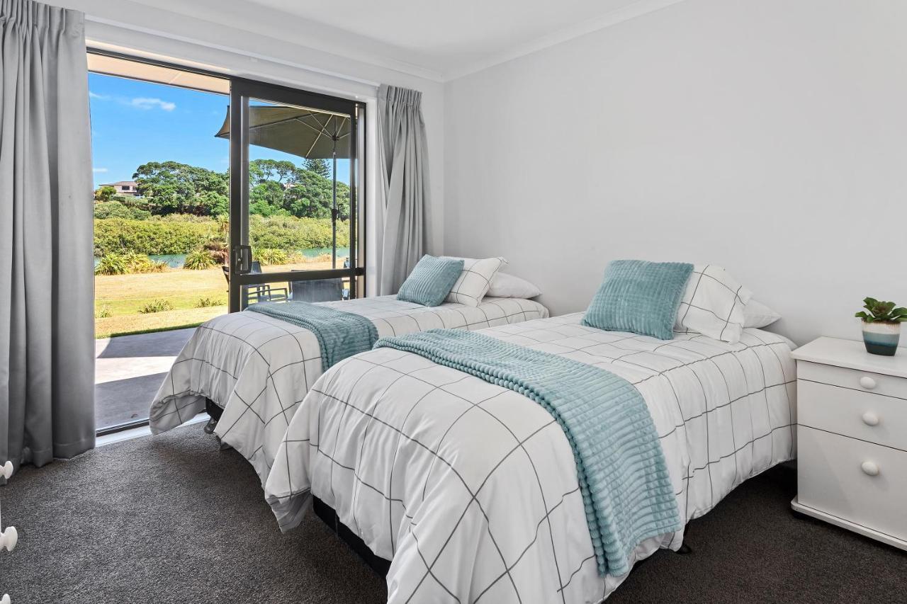 The Waterfront Ruakaka - Ruakaka Holiday Home Εξωτερικό φωτογραφία