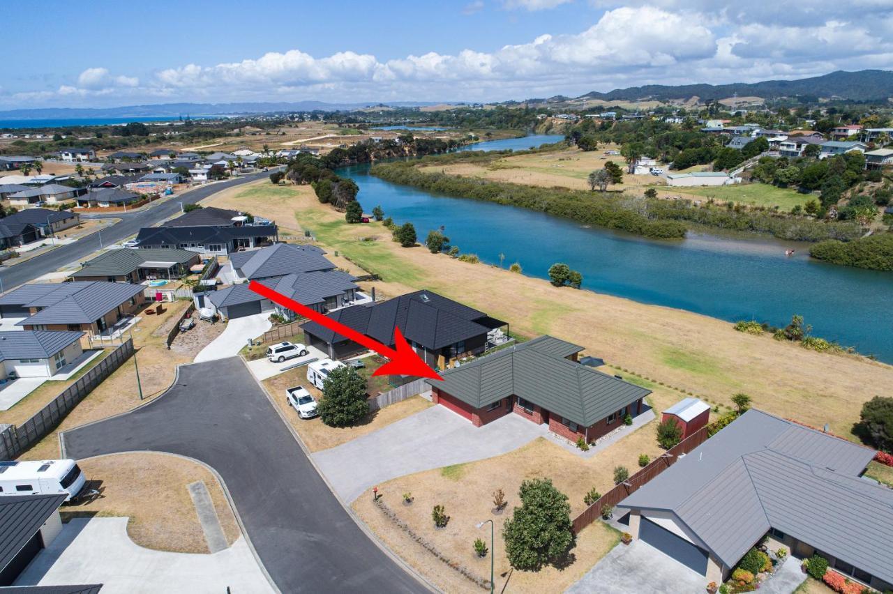 The Waterfront Ruakaka - Ruakaka Holiday Home Εξωτερικό φωτογραφία